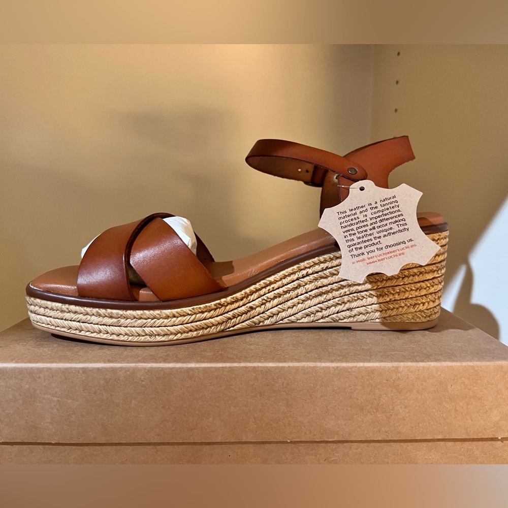 🎉LAST PIECE🎉BERTUCHI Made in Spain Quarter Strap Wedge Sandals -‎ Leather